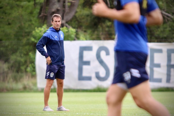 Los t&eacute;cnicos de Gimnasia ante la falta de refuerzos se la juegan con los pibes