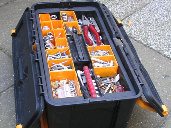 Un platense se estaba yendo a trabajar y le robaron todas las herramientas