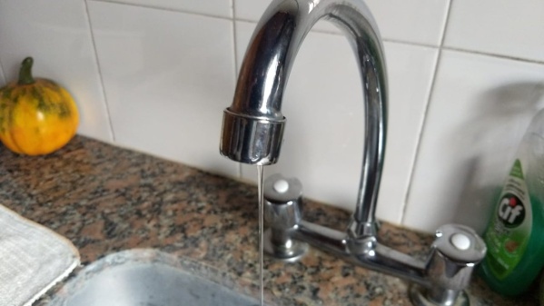Vecinos de Barrio Hipódromo no tienen agua desde hace 5 días