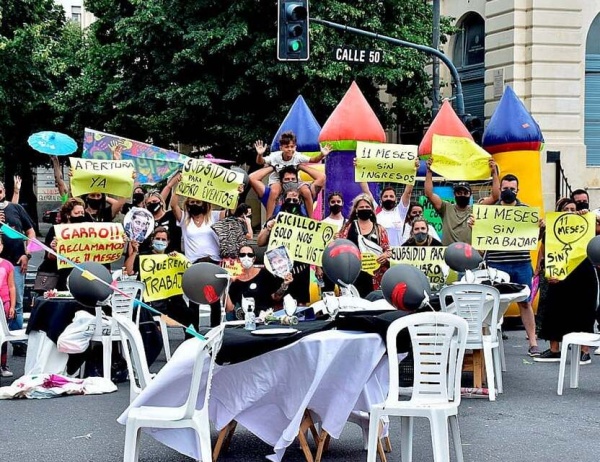 "Nos clavan el visto": Ya cerraron más de 100 salones de fiestas en La Plata y el Colegio de Martilleros tampoco los ayuda