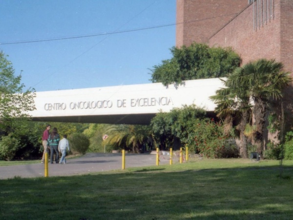 Tres personas quisieron robar un centro oncológico de Gonnet y los arrestaron