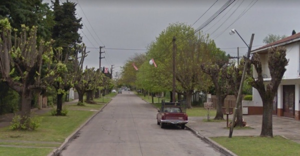 Denuncian que en City Bell una calle es "la boca del lobo"