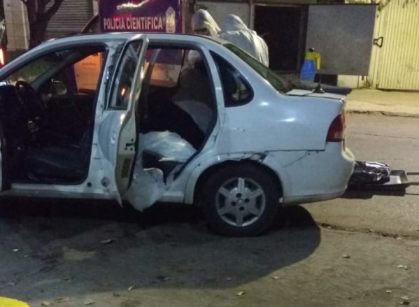 Lleg&oacute; en remis a una cl&iacute;nica de La Plata con COVID-19, no la quisieron atender y muri&oacute; en la puerta