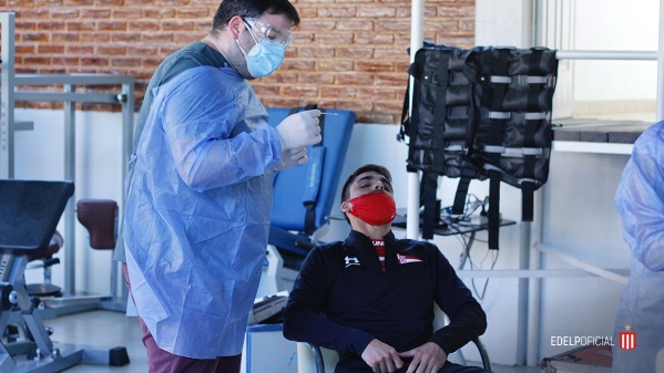 Racing inform&oacute; dos positivos por coronavirus y hay preocupaci&oacute;n en Estudiantes