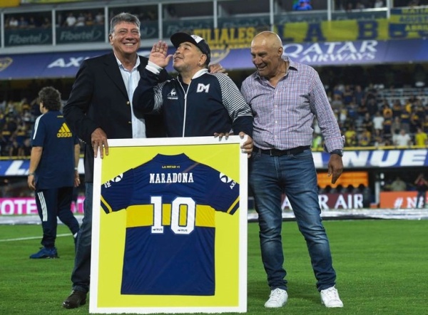 Tras la muerte de Maradona, se suspendi&oacute; el partido de f&uacute;tbol de Boca por la Copa Libertadores
