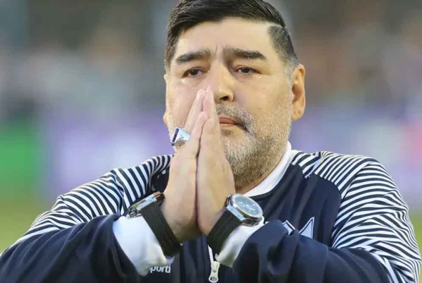 Confirmaron un caso positivo de COVID-19 en la cl&iacute;nica donde est&aacute; internado Maradona