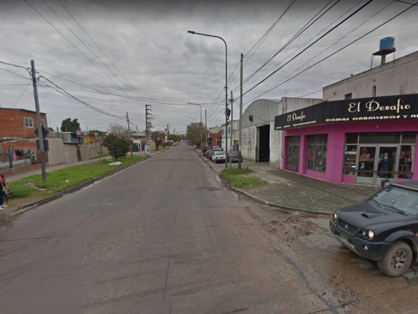 Un colectivo chocó con una camioneta y se desató una violenta pelea en Berazategui