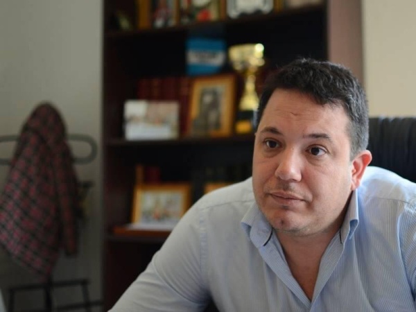 “Son esenciales”: Alfano reclama la vacunación a los municipales de La Plata y lamentó la pérdida de una gran amiga