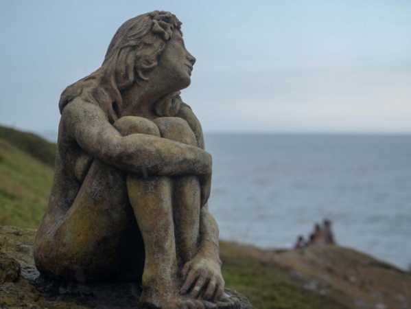 Revelaron al autor de la misteriosa estatua que apareció en Mar del Plata: "Fue una travesura"