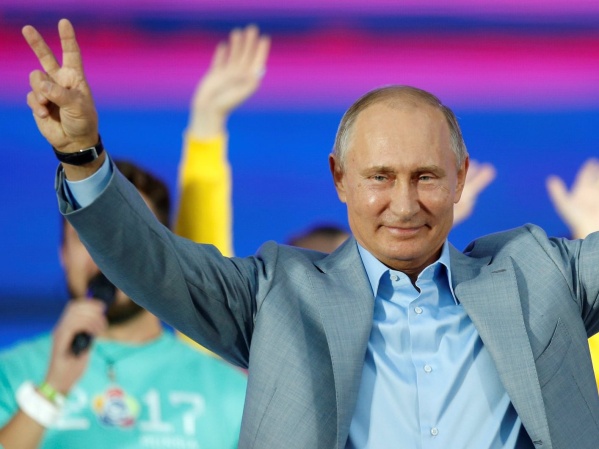 Vacunaron a Putin, el presidente de Rusia: "Se siente bien"