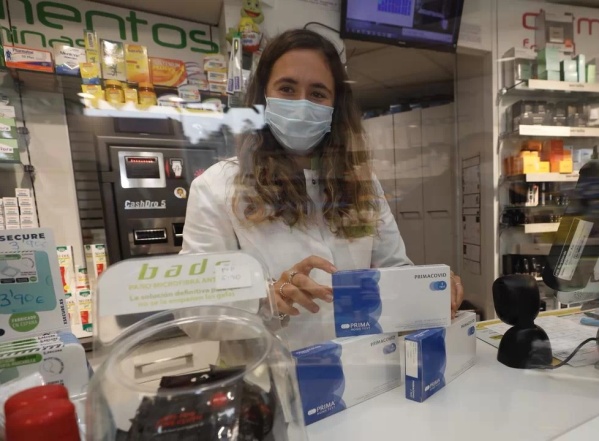 Las farmacias de La Plata no podrán vender tests rápidos para detectar COVID-19: habrá fuertes multas