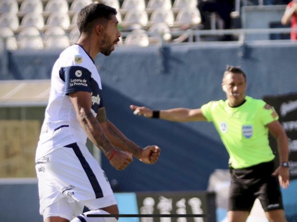 V&eacute;lez empat&oacute; a Gimnasia 2 a 2
