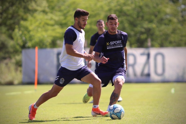 Gimnasia volvi&oacute; a trabajar y ya le apunta a Col&oacute;n