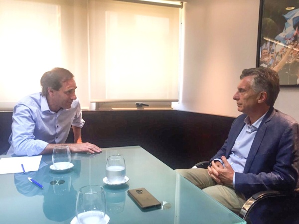 Sin dar el ejemplo: Julio Garro se junt&oacute; con Mauricio Macri y ninguno us&oacute; barbijo