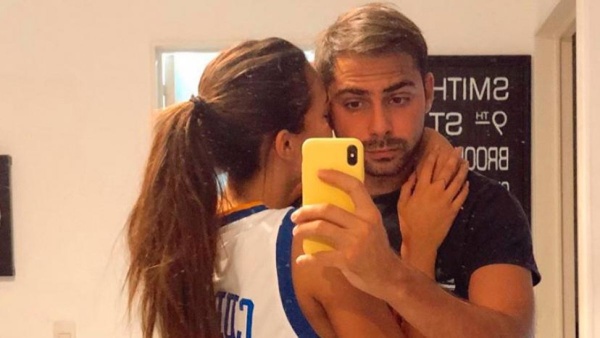 Grego Rosell&oacute; public&oacute; una foto abrazando a su novia y sus fans enloquecieron