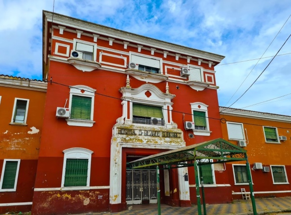 "Tu bebé murió, no llevaremos la ropa": una madre cree que se robaron a su hija en el Hospital Gutiérrez en 1991 y la busca