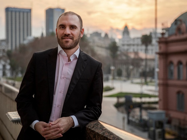 El FMI llega al pa&iacute;s y Guzm&aacute;n buscar&aacute; 4 a&ntilde;os de gracia para devolver el pr&eacute;stamo