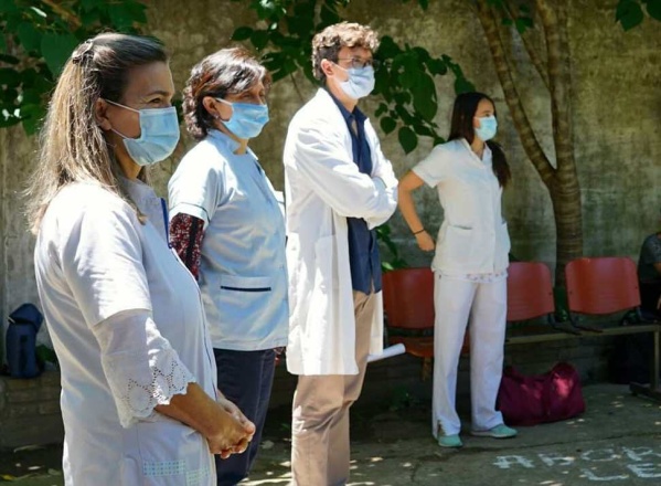 "Guardate por tu vieja": Emotivo pedido del Hospital Gutiérrez de La Plata antes de las Fiestas