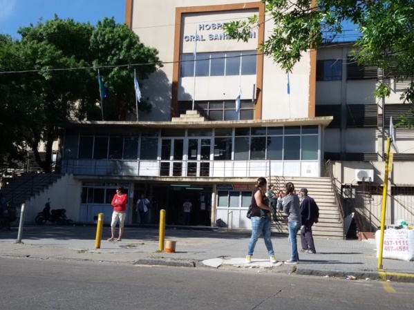 Apuñalaron a una persona trans en una pensión de Barrio Hipódromo y pelea por su vida