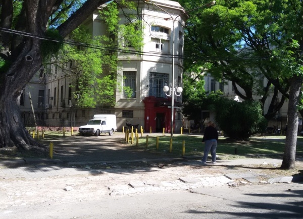 Descubrieron que un empleado del Hospital San Martín de La Plata les robaba a sus propios compañeros