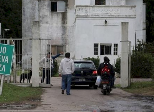 13 jóvenes se fugaron de un instituto de menores de La Plata tras golpear al celador
