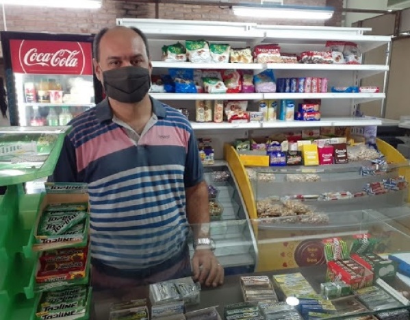 Kiosqueros escolares y buffeteros evalúan encadenarse en La Plata para volver a trabajar tras 15 meses de parate