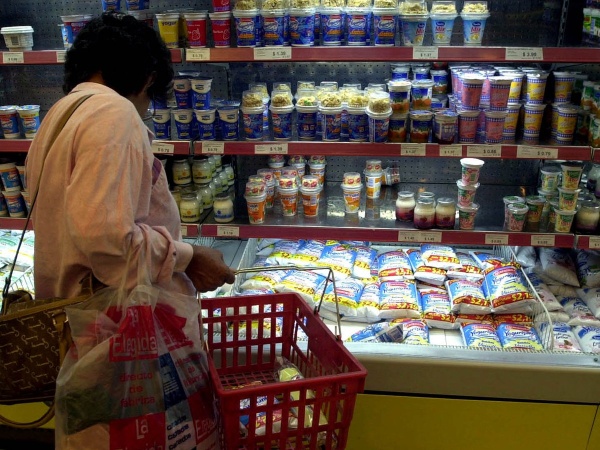 Abril terminó con una inflación cercana al 4%: los lácteos volvieron a pegar un fuerte salto