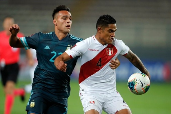 La Selección Argentina derrotó a Perú en Lima