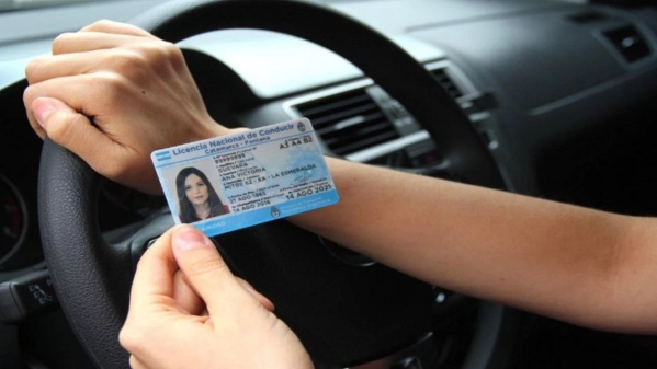 Anunciaron la prórroga por 180 días del vencimiento de licencias de conducir en La Plata