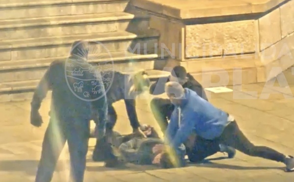Quisieron linchar a un joven que chocó en Plaza Italia tras una persecución policial