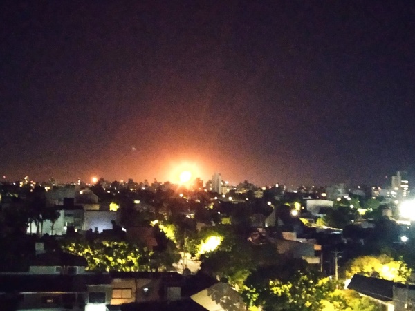 "Se vuela toda la ciudad": Los temblores y llamas de la YPF de Ensenada no frenan y los vecinos tienen miedo