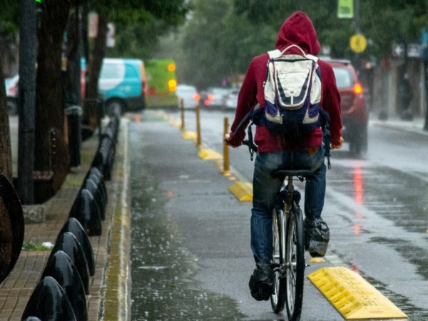 Alerta amarilla por las lluvias este sábado en La Plata: estas son las recomendaciones