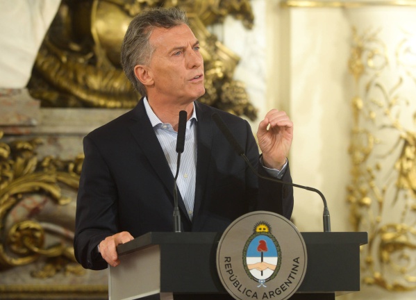 La Oficina Anticorrupción denunció a Macri por transferencias millonarias "espurias"