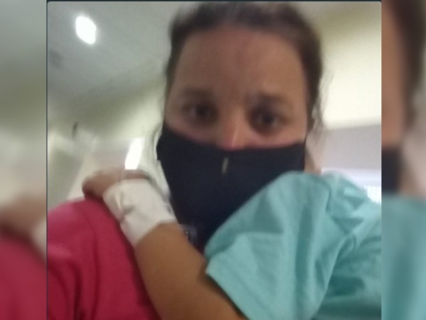 La historia de una solidaria mujer que le salvó la vida a un nene y se hizo viral: "Estaba volando de fiebre, parecía muerto"
