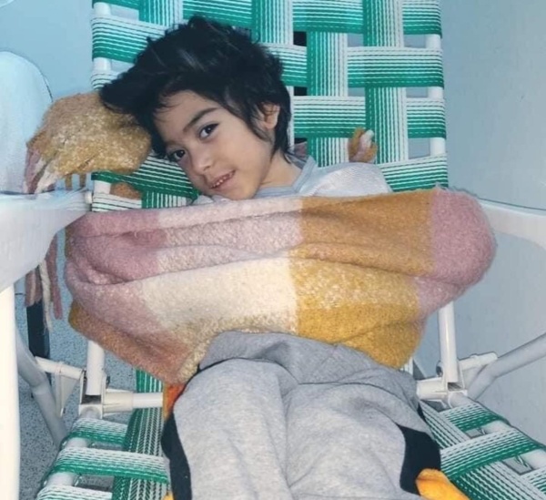 Tiene parálisis cerebral, entraron a robar en su casa de La Plata y se llevaron su medicación: “Lo dejaron con lo puesto”