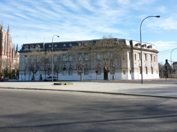 El Normal 1 de La Plata hará un "bocinazo" para alertar sobre la situación de los baños