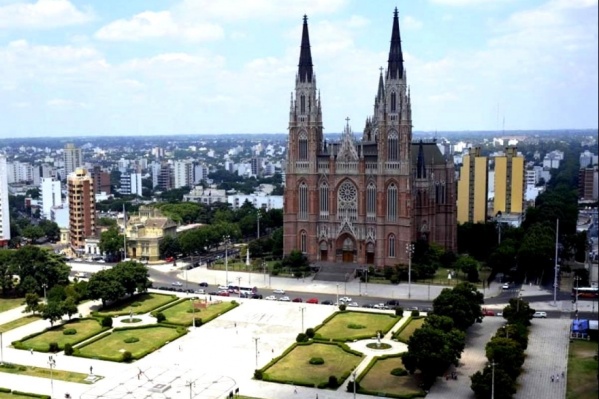 "Hay más gente de La Plata en...": una teoría platense que es viral en las redes sociales