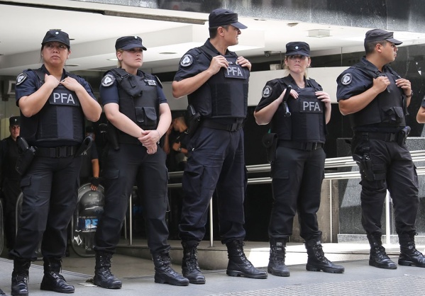 La Policía Federal desembarcará en los barrios de La Plata para contener la inseguridad