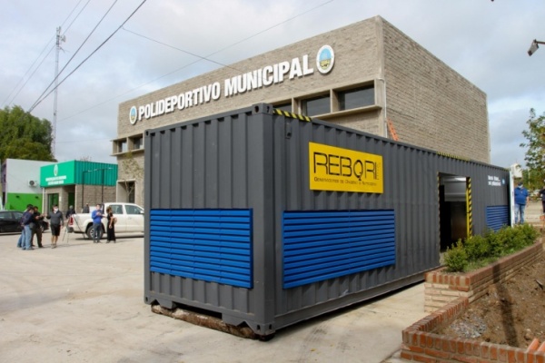 El Gobierno Provincial ya montó en Ensenada el nuevo centro extrahospitalario, con un concentrador de oxígeno