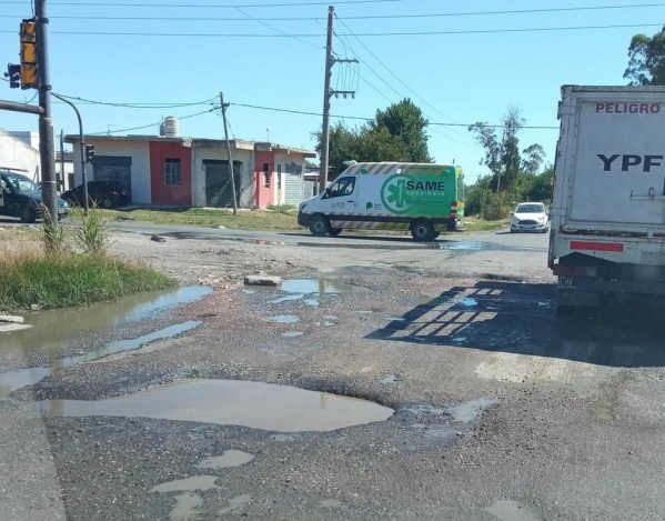 Vecinos de Los Hornos denuncian el pésimo estado de las calles: "No se puede transitar"