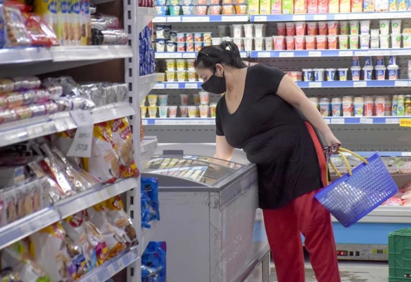 "Súper Cerca", la nueva apuesta del Gobierno para contener la inflación: habrá 70 productos congelados por 6 meses