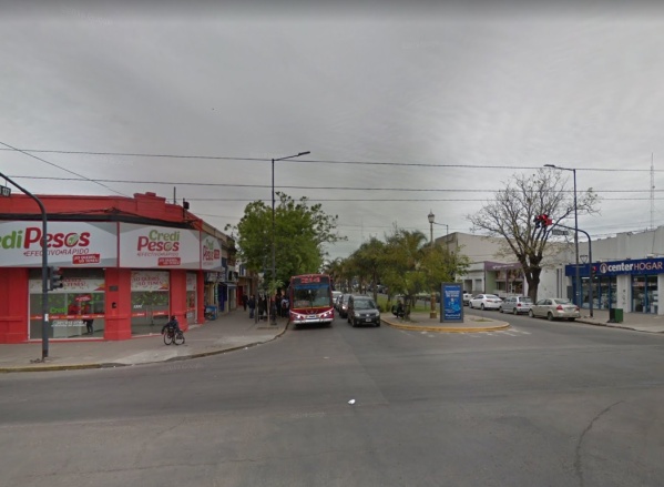 Robaban en familia en Los Hornos y fueron atrapadas en el acto