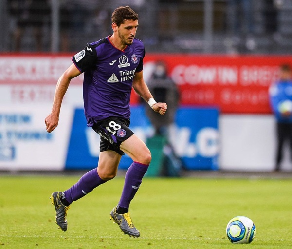 Estudiantes muy cerca de tener otra cara nueva