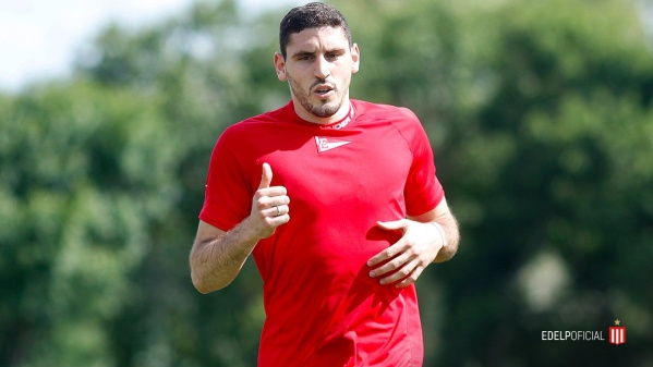 Estudiantes se presenta en Sarand&iacute; con una llamativa formaci&oacute;n