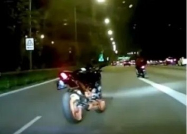 La moto fantasma que es furor en las redes