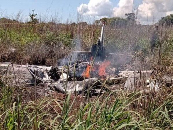 Se cayó un avión que transportaba a un equipo de fútbol brasileño: murieron 4 jugadores y el presidente del club