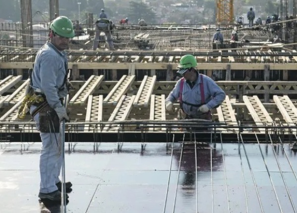 La economía cayó menos de 10% en 2020 a causa de la pandemia