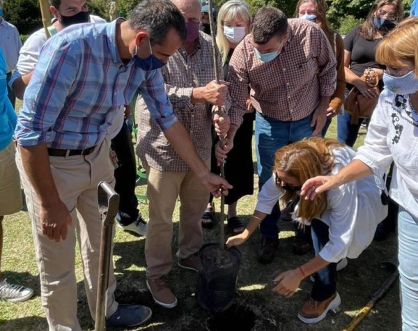 A 45 años del golpe de estado, el Partido Justicialista de La Plata rindió homenaje a los 30 mil desaparecidos