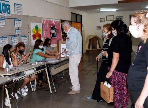 Las elecciones se correrán un mes: las PASO serán en septiembre y las generales en noviembre