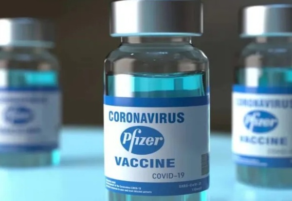 Pfizer confirmó que su vacuna necesitará una tercera dosis